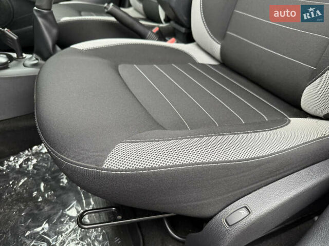 Красный Рено Сандеро, объемом двигателя 1.5 л и пробегом 94 тыс. км за 10700 $, фото 39 на Automoto.ua