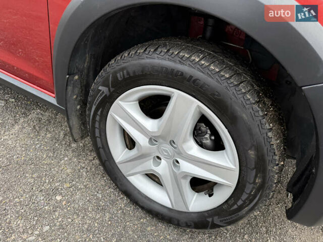 Красный Рено Сандеро, объемом двигателя 1.5 л и пробегом 94 тыс. км за 10700 $, фото 21 на Automoto.ua