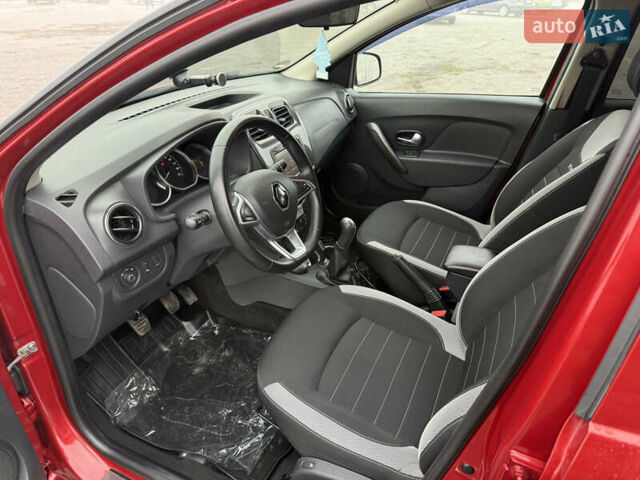 Красный Рено Сандеро, объемом двигателя 1.5 л и пробегом 94 тыс. км за 10450 $, фото 41 на Automoto.ua