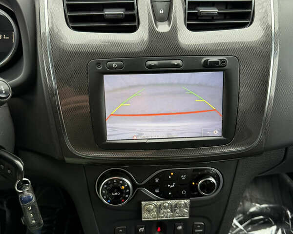 Красный Рено Сандеро, объемом двигателя 1.5 л и пробегом 94 тыс. км за 10700 $, фото 53 на Automoto.ua