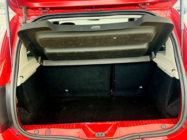 Красный Рено Сандеро, объемом двигателя 1.5 л и пробегом 125 тыс. км за 7900 $, фото 8 на Automoto.ua