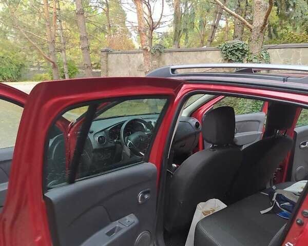 Рено Сандеро 2018 в Днепре (Днепропетровске) на Automoto.ua Красный Рено Сандеро, объемом двигателя 0.9 л и пробегом 66 тыс. км за 9900 $, фото 10 на Automoto.ua