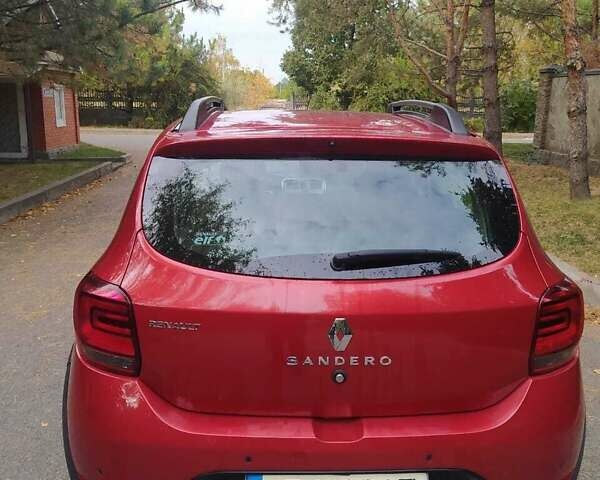 Рено Сандеро 2018 в Днепре (Днепропетровске) на Automoto.ua Красный Рено Сандеро, объемом двигателя 0.9 л и пробегом 66 тыс. км за 9900 $, фото 4 на Automoto.ua