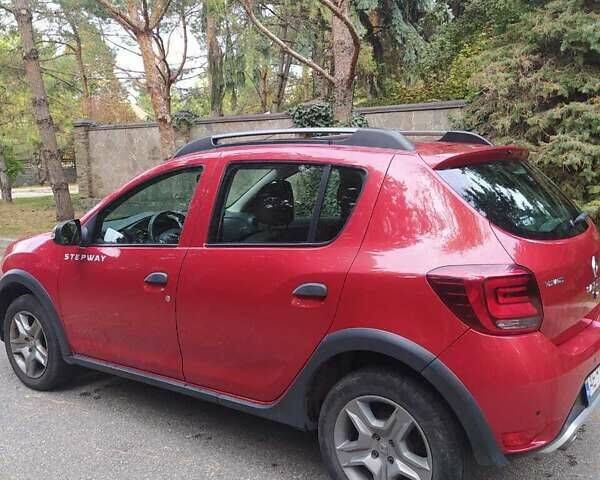 Рено Сандеро 2018 в Днепре (Днепропетровске) на Automoto.ua Красный Рено Сандеро, объемом двигателя 0.9 л и пробегом 66 тыс. км за 9900 $, фото 3 на Automoto.ua