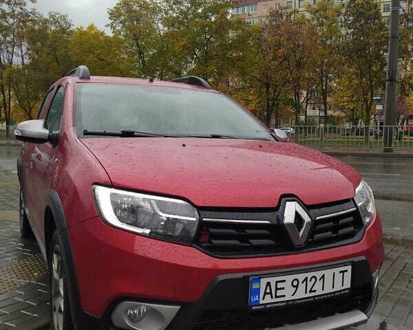 Рено Сандеро 2018 в Днепре (Днепропетровске) на Automoto.ua Красный Рено Сандеро, объемом двигателя 0.9 л и пробегом 66 тыс. км за 9900 $, фото 1 на Automoto.ua