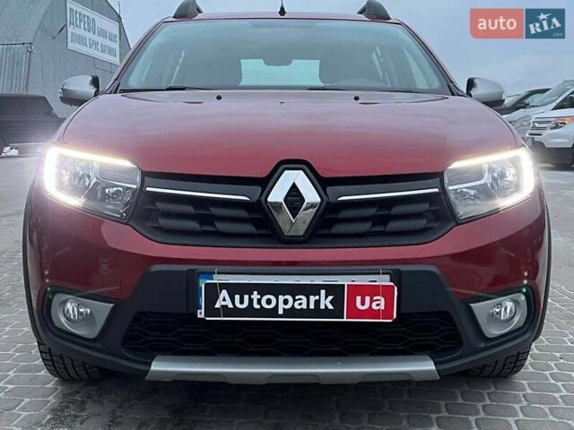 Красный Рено Сандеро, объемом двигателя 0.9 л и пробегом 47 тыс. км за 9790 $, фото 1 на Automoto.ua