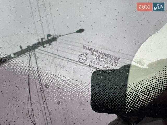 Червоний Рено Сандеро, об'ємом двигуна 0.9 л та пробігом 75 тис. км за 8890 $, фото 9 на Automoto.ua