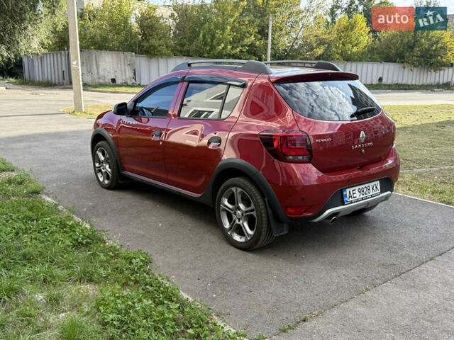 Красный Рено Сандеро, объемом двигателя 1.46 л и пробегом 107 тыс. км за 12000 $, фото 6 на Automoto.ua