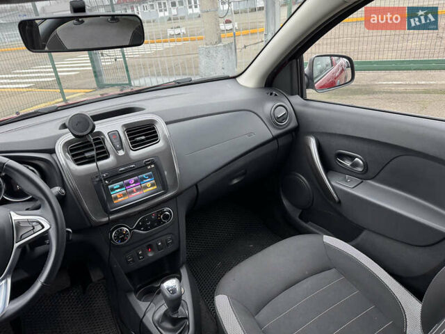 Червоний Рено Сандеро, об'ємом двигуна 0.9 л та пробігом 75 тис. км за 8890 $, фото 23 на Automoto.ua