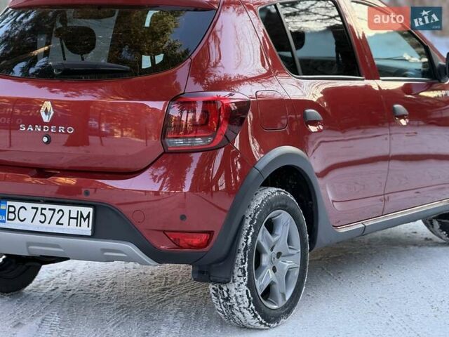 Красный Рено Сандеро, объемом двигателя 1.46 л и пробегом 55 тыс. км за 12250 $, фото 9 на Automoto.ua