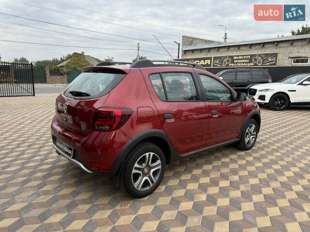 Красный Рено Сандеро, объемом двигателя 0.9 л и пробегом 59 тыс. км за 10300 $, фото 4 на Automoto.ua