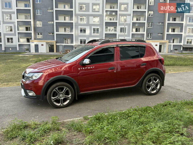 Красный Рено Сандеро, объемом двигателя 1.46 л и пробегом 107 тыс. км за 12000 $, фото 5 на Automoto.ua