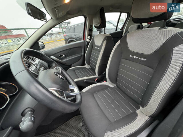 Червоний Рено Сандеро, об'ємом двигуна 0.9 л та пробігом 75 тис. км за 8890 $, фото 15 на Automoto.ua