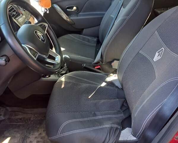 Красный Рено Сандеро, объемом двигателя 0.9 л и пробегом 27 тыс. км за 12000 $, фото 9 на Automoto.ua