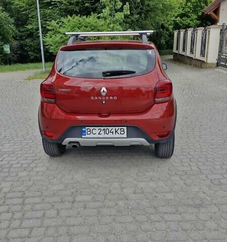 Красный Рено Сандеро, объемом двигателя 0.9 л и пробегом 108 тыс. км за 11500 $, фото 1 на Automoto.ua