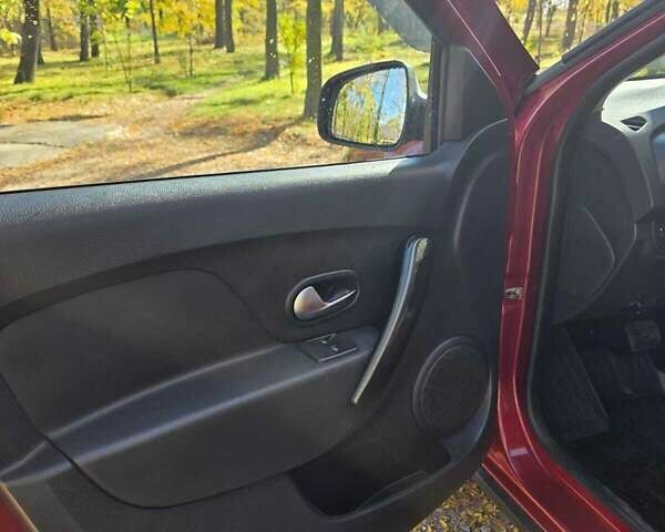 Червоний Рено Сандеро, об'ємом двигуна 0.9 л та пробігом 65 тис. км за 11500 $, фото 5 на Automoto.ua
