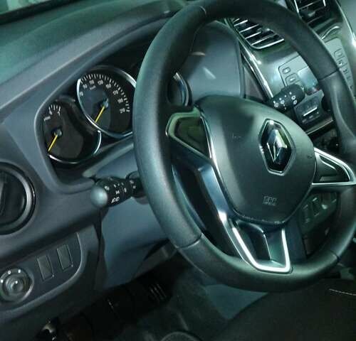 Красный Рено Сандеро, объемом двигателя 0.9 л и пробегом 48 тыс. км за 9678 $, фото 4 на Automoto.ua