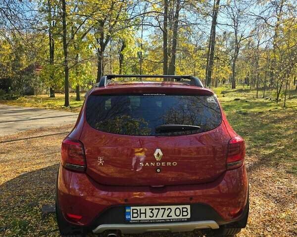 Червоний Рено Сандеро, об'ємом двигуна 0.9 л та пробігом 65 тис. км за 11500 $, фото 1 на Automoto.ua