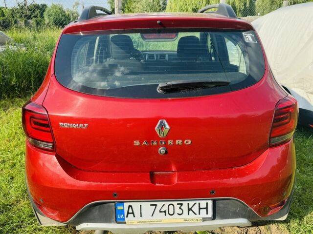 Красный Рено Сандеро, объемом двигателя 0.9 л и пробегом 105 тыс. км за 4450 $, фото 4 на Automoto.ua