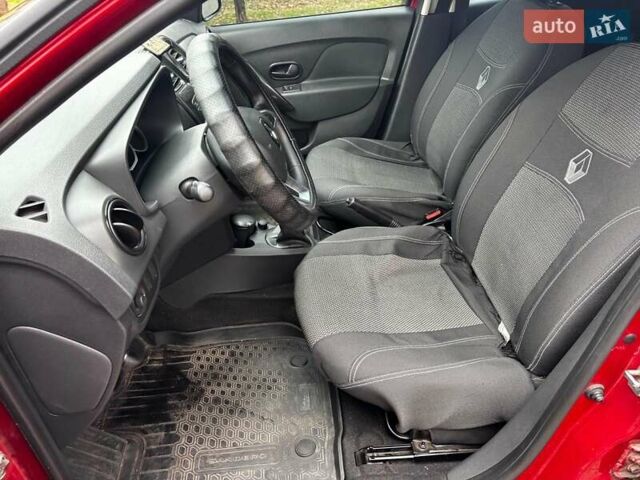 Красный Рено Сандеро, объемом двигателя 1 л и пробегом 43 тыс. км за 9880 $, фото 11 на Automoto.ua