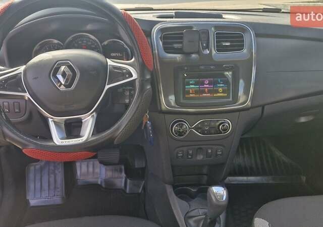 Красный Рено Сандеро, объемом двигателя 0.9 л и пробегом 108 тыс. км за 11500 $, фото 4 на Automoto.ua