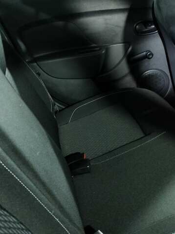 Красный Рено Сандеро, объемом двигателя 0.9 л и пробегом 48 тыс. км за 9678 $, фото 6 на Automoto.ua