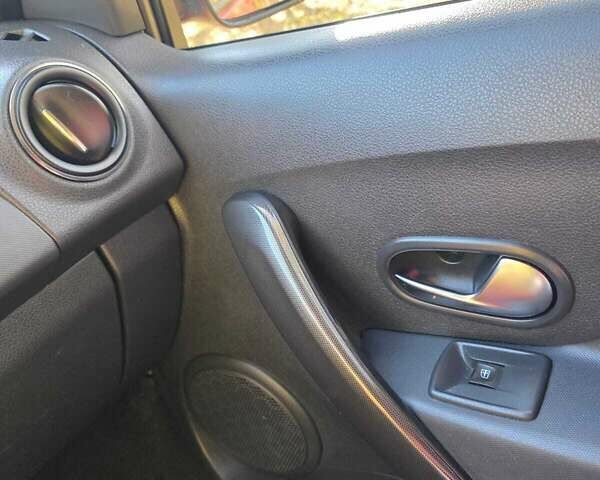 Червоний Рено Сандеро, об'ємом двигуна 0.9 л та пробігом 65 тис. км за 11500 $, фото 3 на Automoto.ua