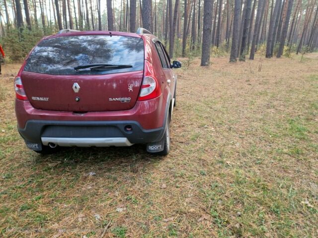 Красный Рено Сандеро, объемом двигателя 1.6 л и пробегом 97 тыс. км за 7000 $, фото 4 на Automoto.ua