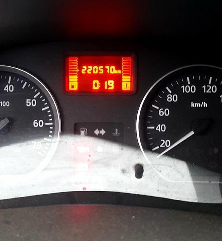 Рено Сандеро, об'ємом двигуна 1.6 л та пробігом 220 тис. км за 5000 $, фото 4 на Automoto.ua