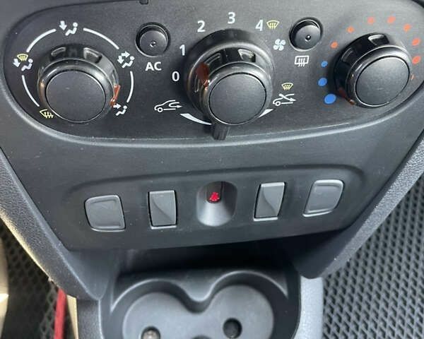 Рено Сандеро, об'ємом двигуна 1.5 л та пробігом 195 тис. км за 7550 $, фото 23 на Automoto.ua