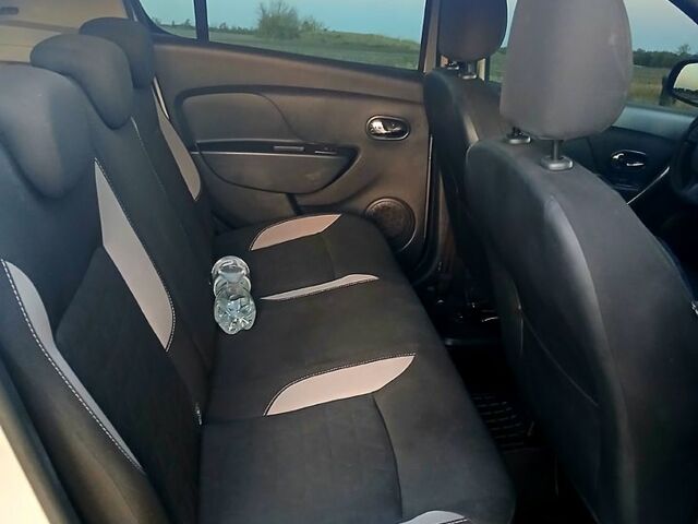 Рено Сандеро, объемом двигателя 1.5 л и пробегом 130 тыс. км за 10000 $, фото 4 на Automoto.ua