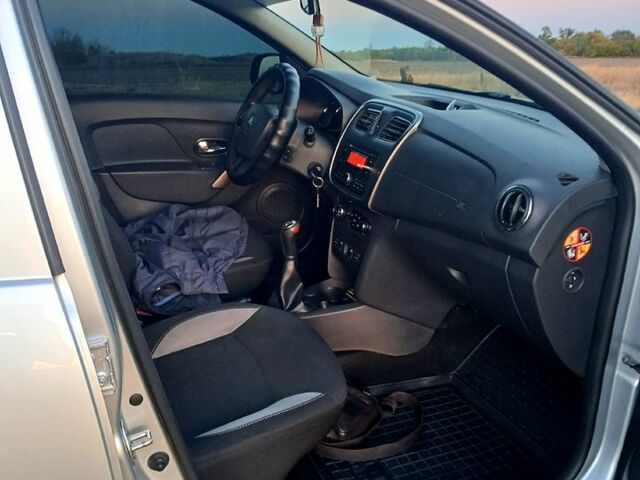 Рено Сандеро, объемом двигателя 1.5 л и пробегом 130 тыс. км за 10000 $, фото 2 на Automoto.ua