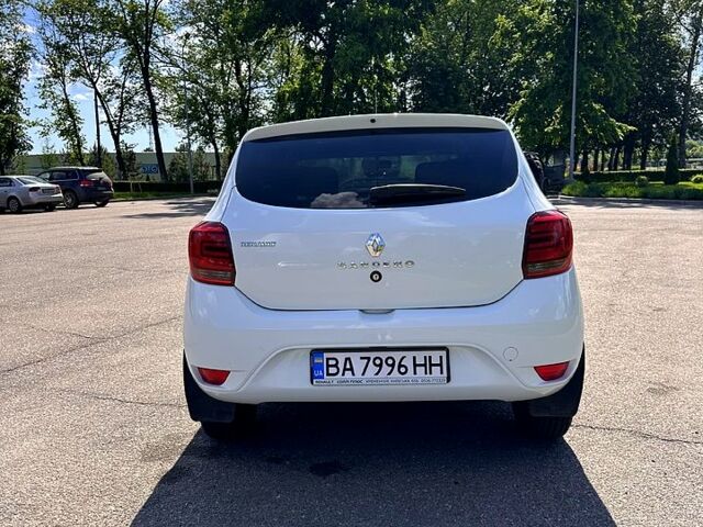 Рено Сандеро, объемом двигателя 1 л и пробегом 140 тыс. км за 7500 $, фото 3 на Automoto.ua