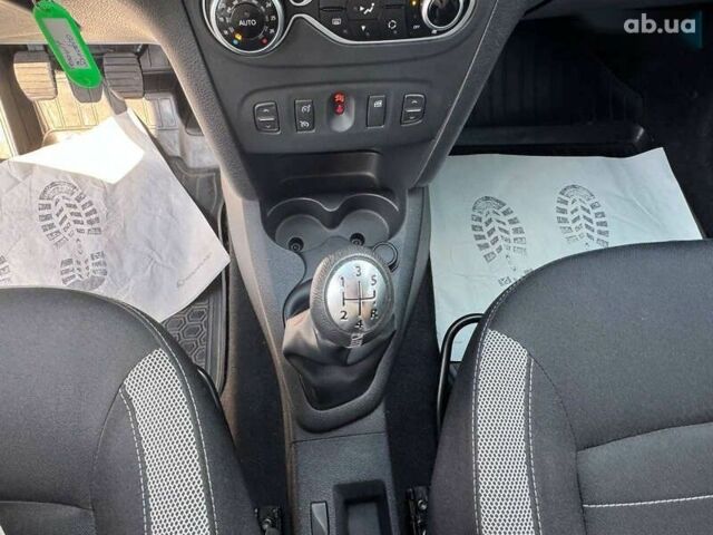 Рено Сандеро, объемом двигателя 1.5 л и пробегом 77 тыс. км за 11200 $, фото 16 на Automoto.ua