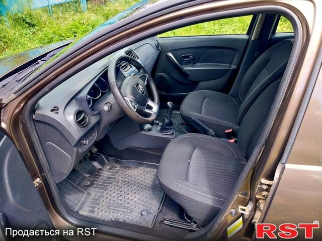 Рено Сандеро 2019 в Одессе на Automoto.ua Рено Сандеро, объемом двигателя 1.5 л и пробегом 165 тыс. км за 10000 $, фото 3 на Automoto.ua