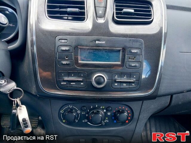 Рено Сандеро 2019 в Одессе на Automoto.ua Рено Сандеро, объемом двигателя 1.5 л и пробегом 165 тыс. км за 10000 $, фото 7 на Automoto.ua