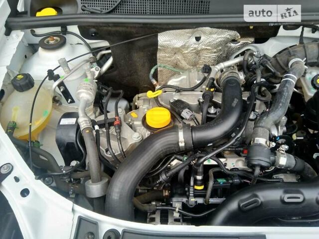 Рено Сандеро, объемом двигателя 0.9 л и пробегом 12 тыс. км за 12200 $, фото 21 на Automoto.ua