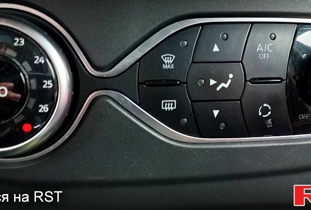 Рено Сандеро, об'ємом двигуна 0.9 л та пробігом 96 тис. км за 10400 $, фото 8 на Automoto.ua