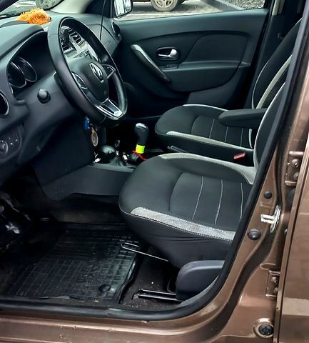 Рено Сандеро, об'ємом двигуна 0.9 л та пробігом 96 тис. км за 10400 $, фото 11 на Automoto.ua