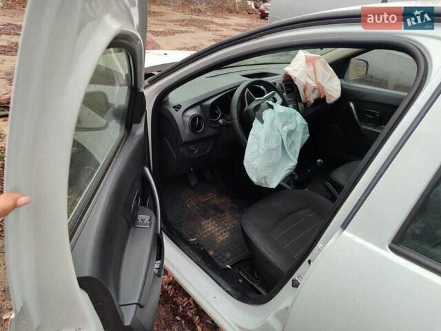 Рено Сандеро, об'ємом двигуна 1 л та пробігом 180 тис. км за 3500 $, фото 3 на Automoto.ua