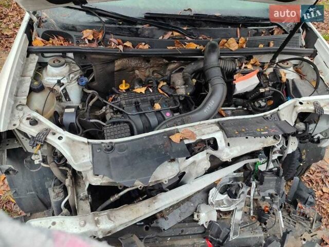 Рено Сандеро, об'ємом двигуна 1 л та пробігом 180 тис. км за 3500 $, фото 6 на Automoto.ua