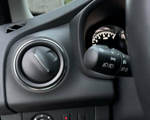 Рено Сандеро, объемом двигателя 0.9 л и пробегом 20 тыс. км за 14100 $, фото 15 на Automoto.ua