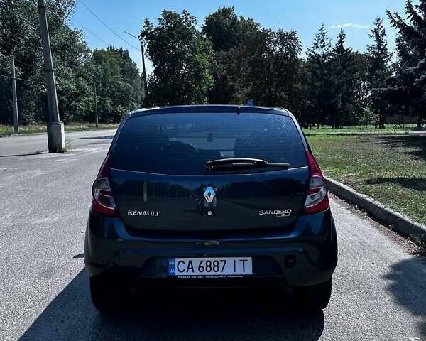 Серый Рено Сандеро, объемом двигателя 1.6 л и пробегом 88 тыс. км за 6200 $, фото 3 на Automoto.ua