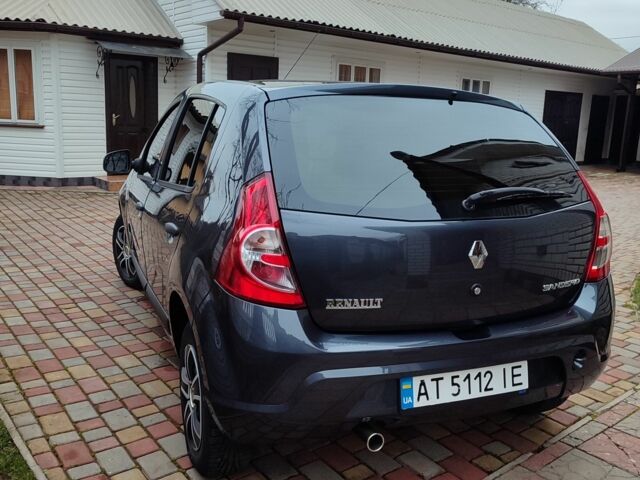 Серый Рено Сандеро, объемом двигателя 1.4 л и пробегом 120 тыс. км за 4100 $, фото 3 на Automoto.ua