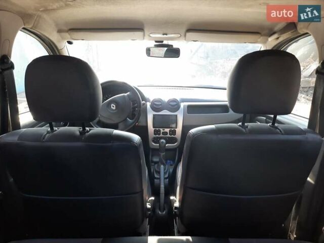 Серый Рено Сандеро, объемом двигателя 1.39 л и пробегом 175 тыс. км за 4600 $, фото 5 на Automoto.ua