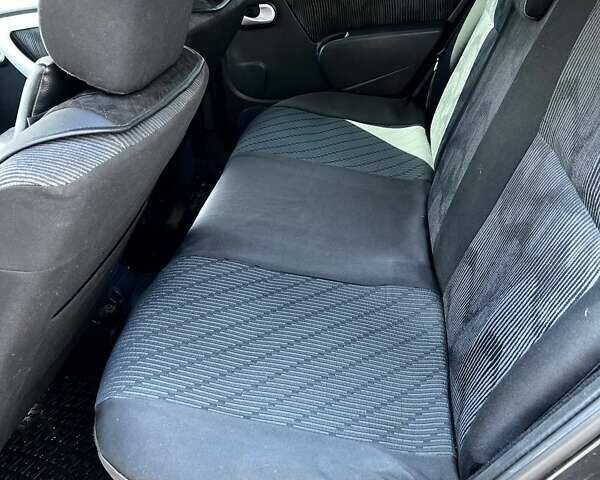 Серый Рено Сандеро, объемом двигателя 1.6 л и пробегом 88 тыс. км за 6200 $, фото 12 на Automoto.ua