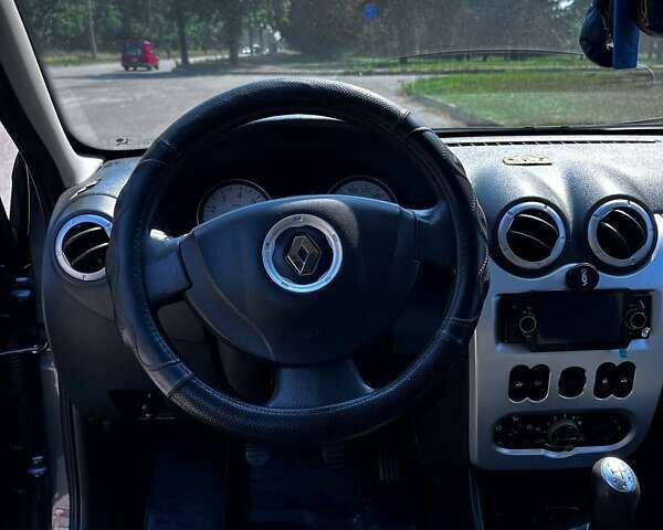 Серый Рено Сандеро, объемом двигателя 1.6 л и пробегом 88 тыс. км за 6200 $, фото 11 на Automoto.ua