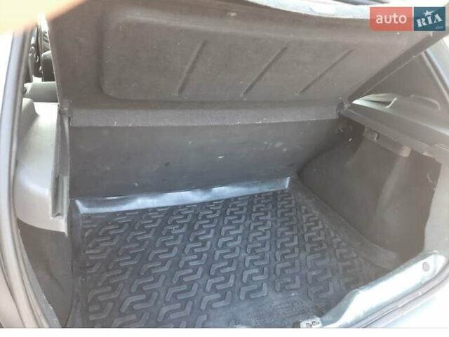 Серый Рено Сандеро, объемом двигателя 1.39 л и пробегом 175 тыс. км за 4600 $, фото 4 на Automoto.ua