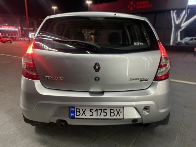 Серый Рено Сандеро, объемом двигателя 1.4 л и пробегом 312 тыс. км за 3500 $, фото 11 на Automoto.ua