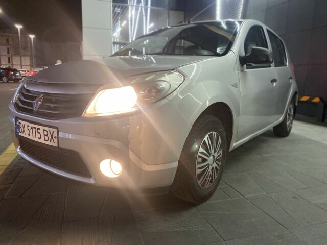 Серый Рено Сандеро, объемом двигателя 1.4 л и пробегом 312 тыс. км за 3500 $, фото 12 на Automoto.ua